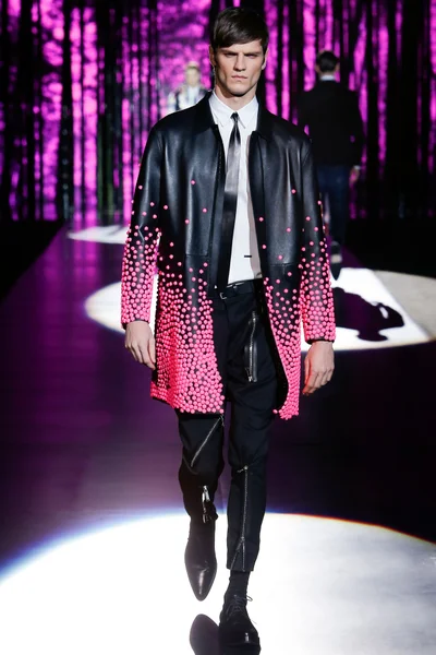 Look 22